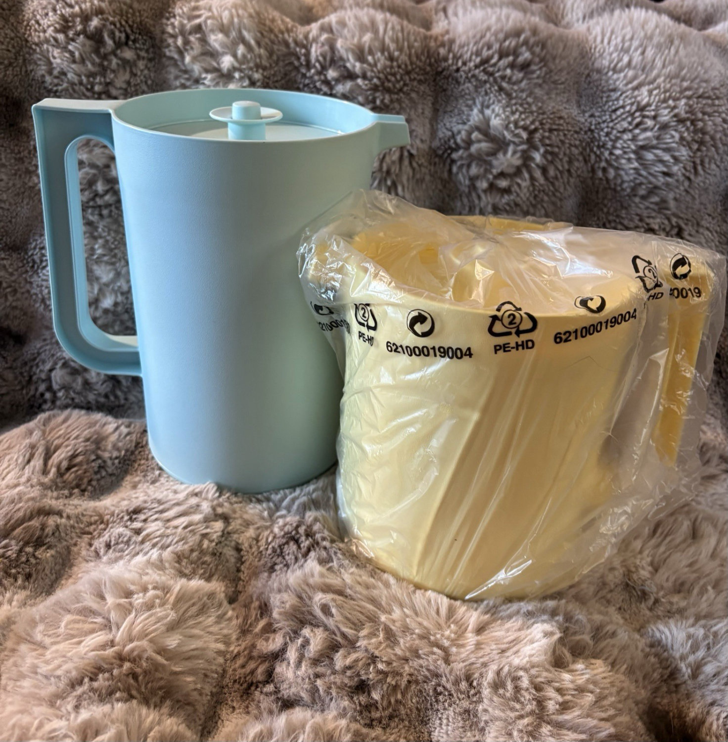 Tupperware Heritage Pitcher Set - Image 2
